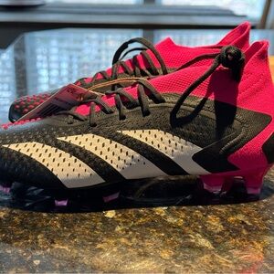 Adidas Predator Accuracy.1 FG, New in box w/ tags. Women’s 6.5